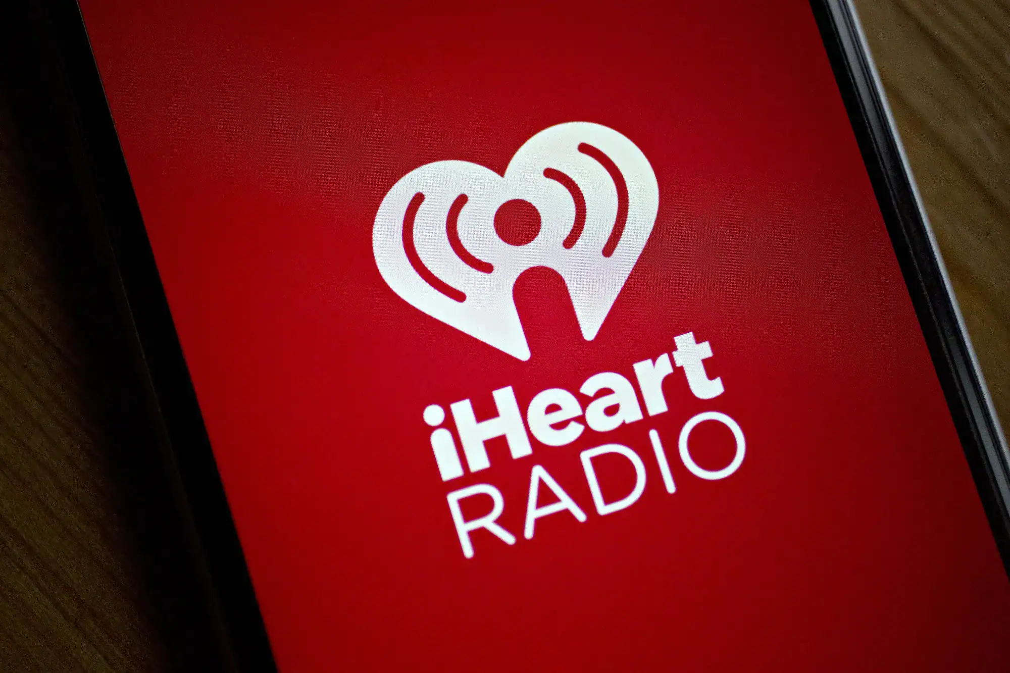 قابلیتهای iHeartRadio Premium و تفاوتهای آن با نسخه رایگان